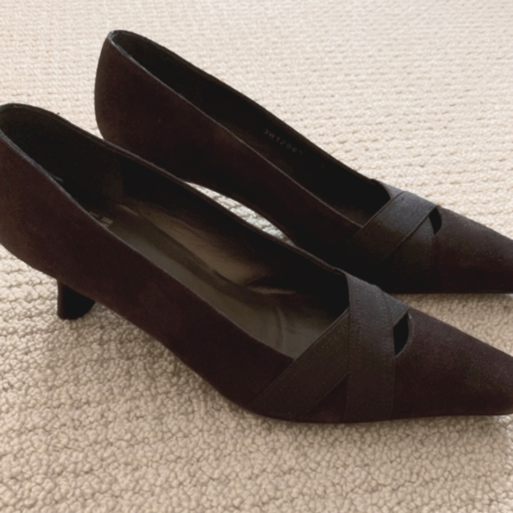 BEAUTIFUL STEWART WEITZMAN VELVET SWEDE BROWN PUMPS SIZE 5 1/2